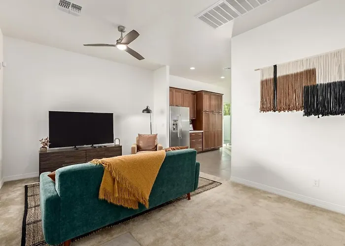 Fully Furnished Az Home-ideal For Extended Holiday home *